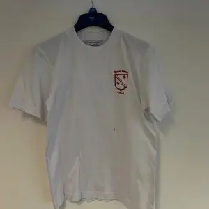 PRE LOVED CAPEL MANOR PE T-SHIRT