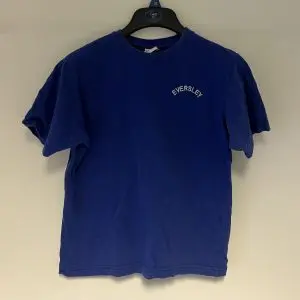 PRE LOVED EVERSLEY PE T-SHIRT - BLUE