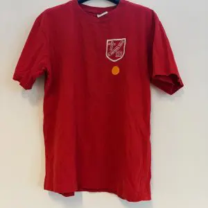 PRE LOVED ST MATTHEWS PE T SHIRT